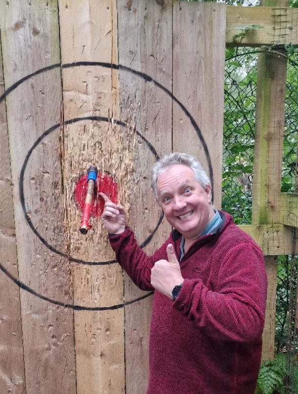 Hit the bullseys axe throwing